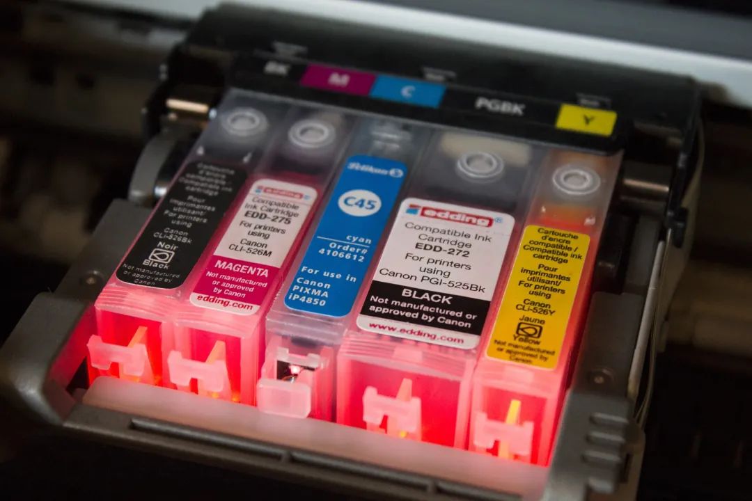 805墨盒加墨后还是显示墨水不足,打印机提示墨仓满了