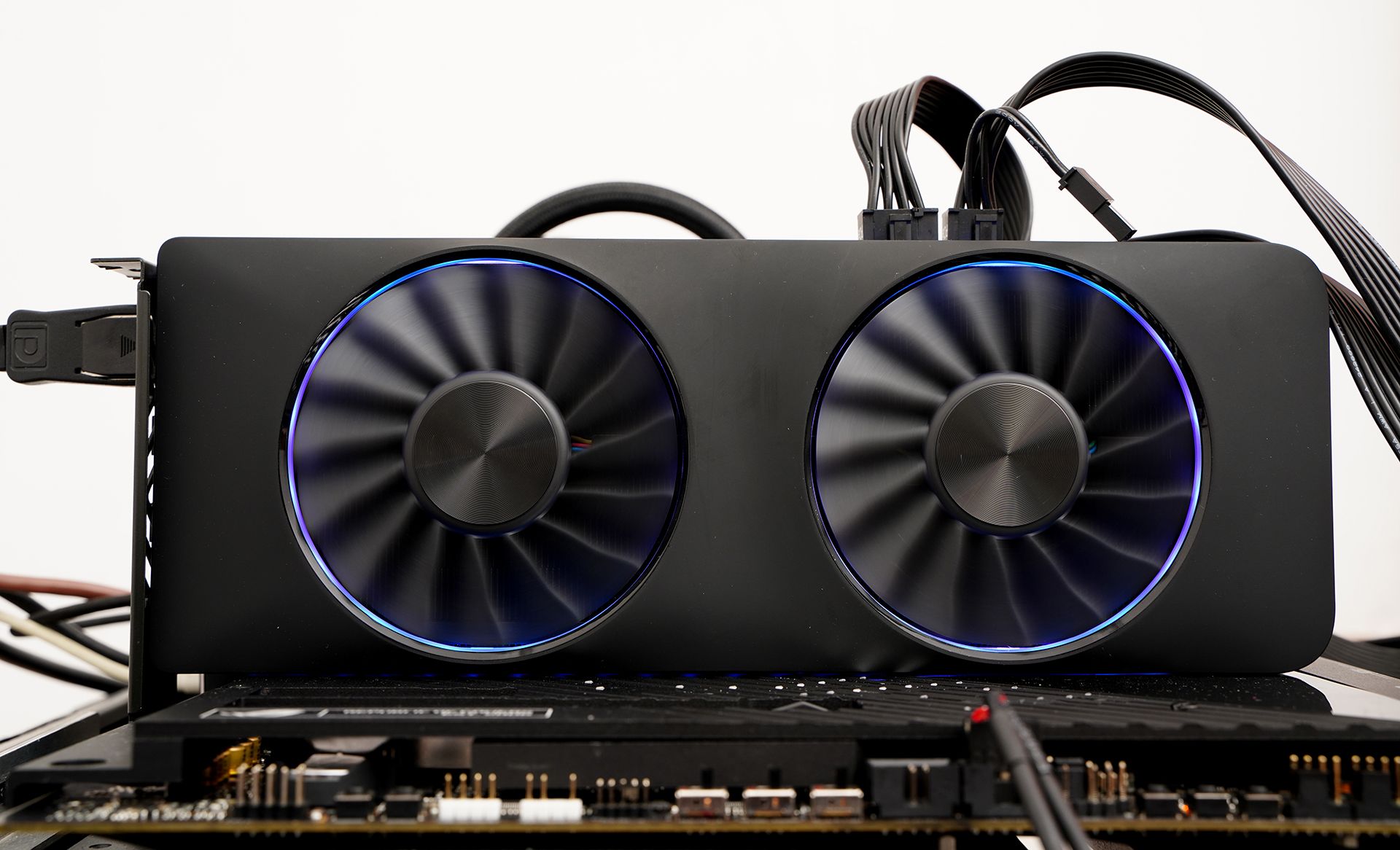 英特尔arca750显卡怎么样,英特尔arca770显卡跑分