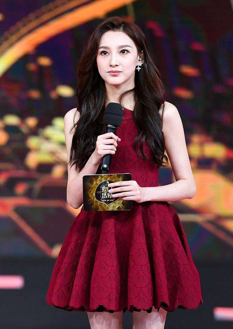 马凡舒两届春晚颜值对比,马凡舒春晚走红