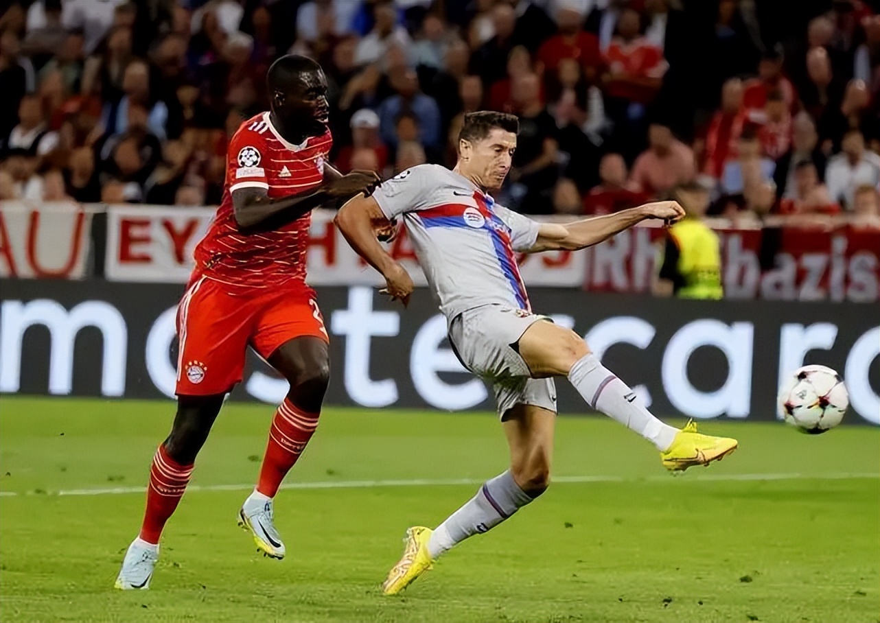 0-2！荷兰太狠了，波兰主场惨败，莱万沦为C罗式饼锋，全场0射门