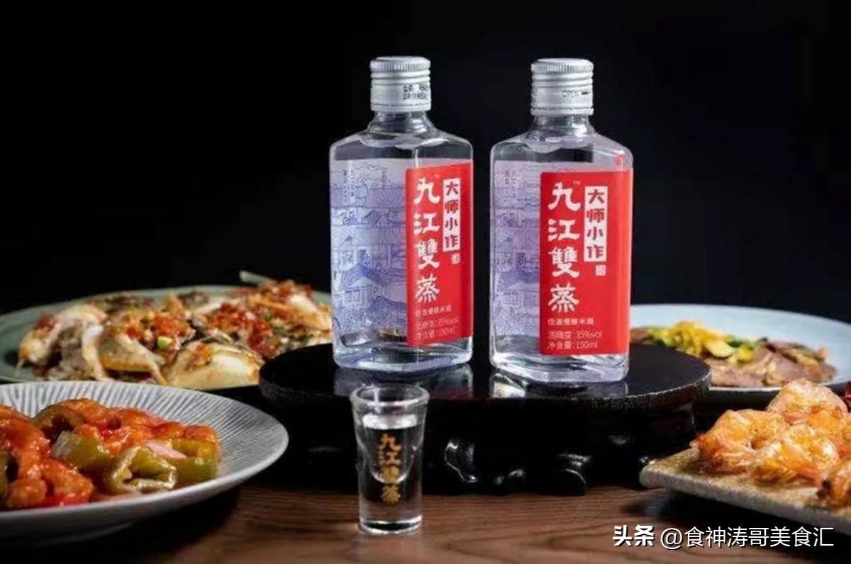 买酒问自己喝还是送人啥意思,买白酒的送人正确方法和技巧