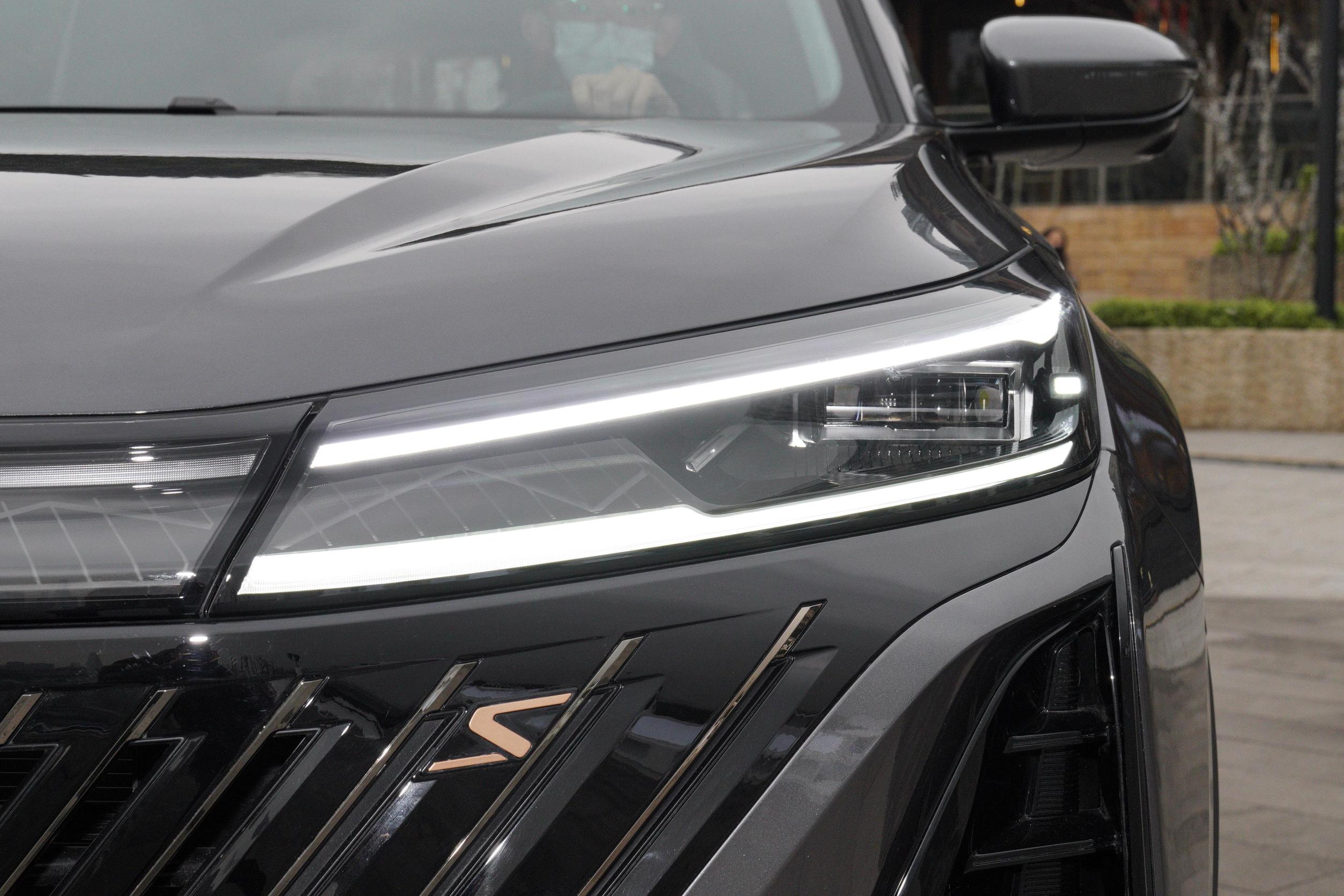 长安cs75plus买1.5还是2.0,长安cs75plus1.5t自动豪华版