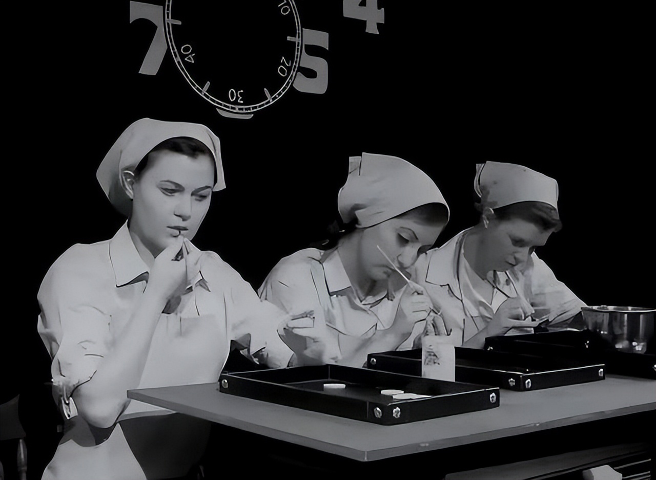 男子喝了1400瓶辐射水,男子喝核辐射水死后尸体发热