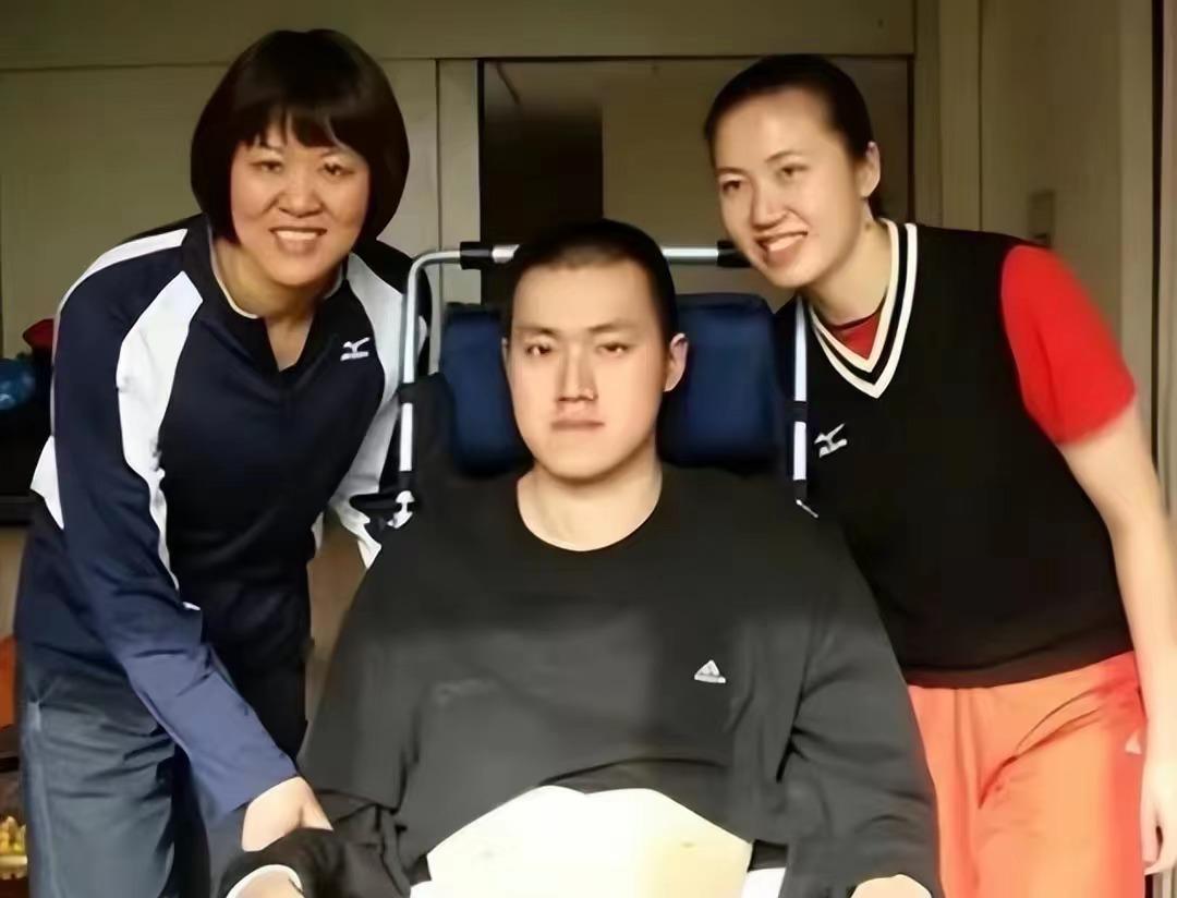 周苏红改嫁大9岁富商,周苏红带着前夫改嫁