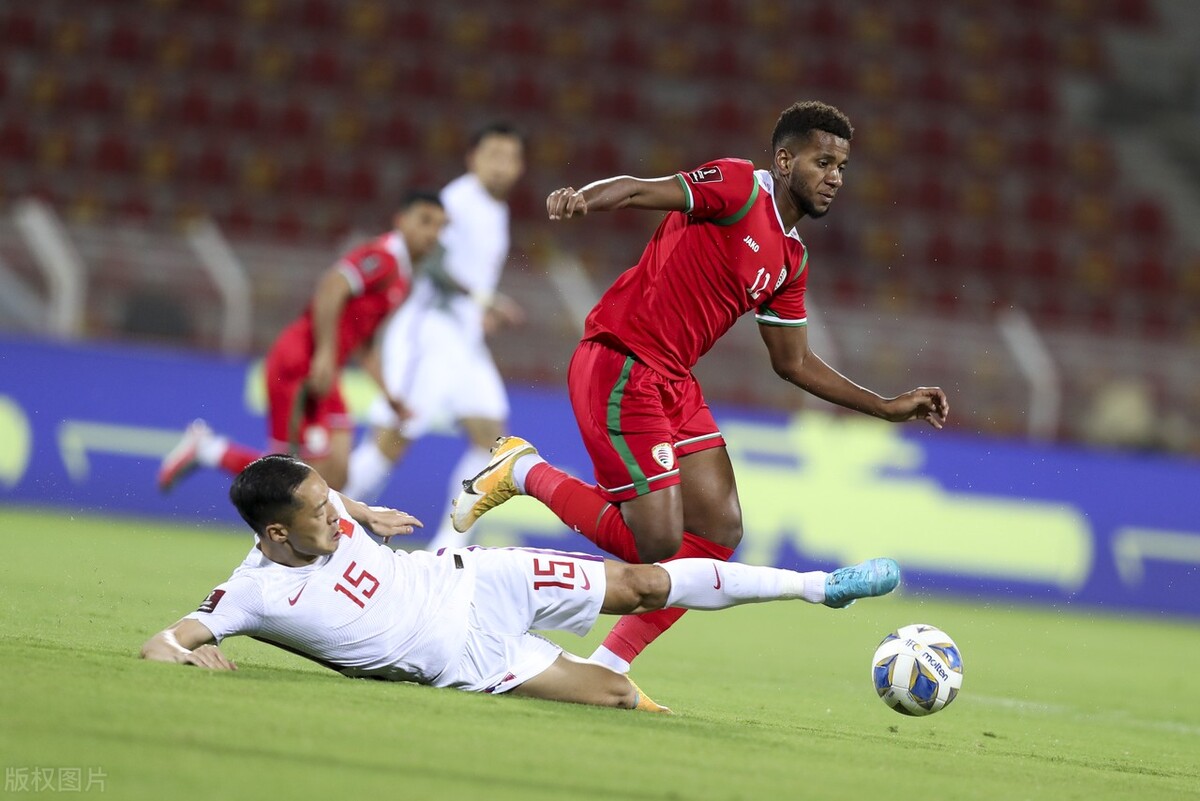 国足对日本国足0-2越南,国足0-3不敌韩国阻挡进攻