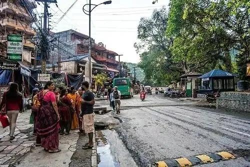 尼泊尔高山集市,尼泊尔被称为高山之国
