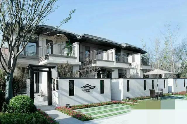 春风得意！莎莎的类似北京四合院的豪宅，据当地网友估价已经升值