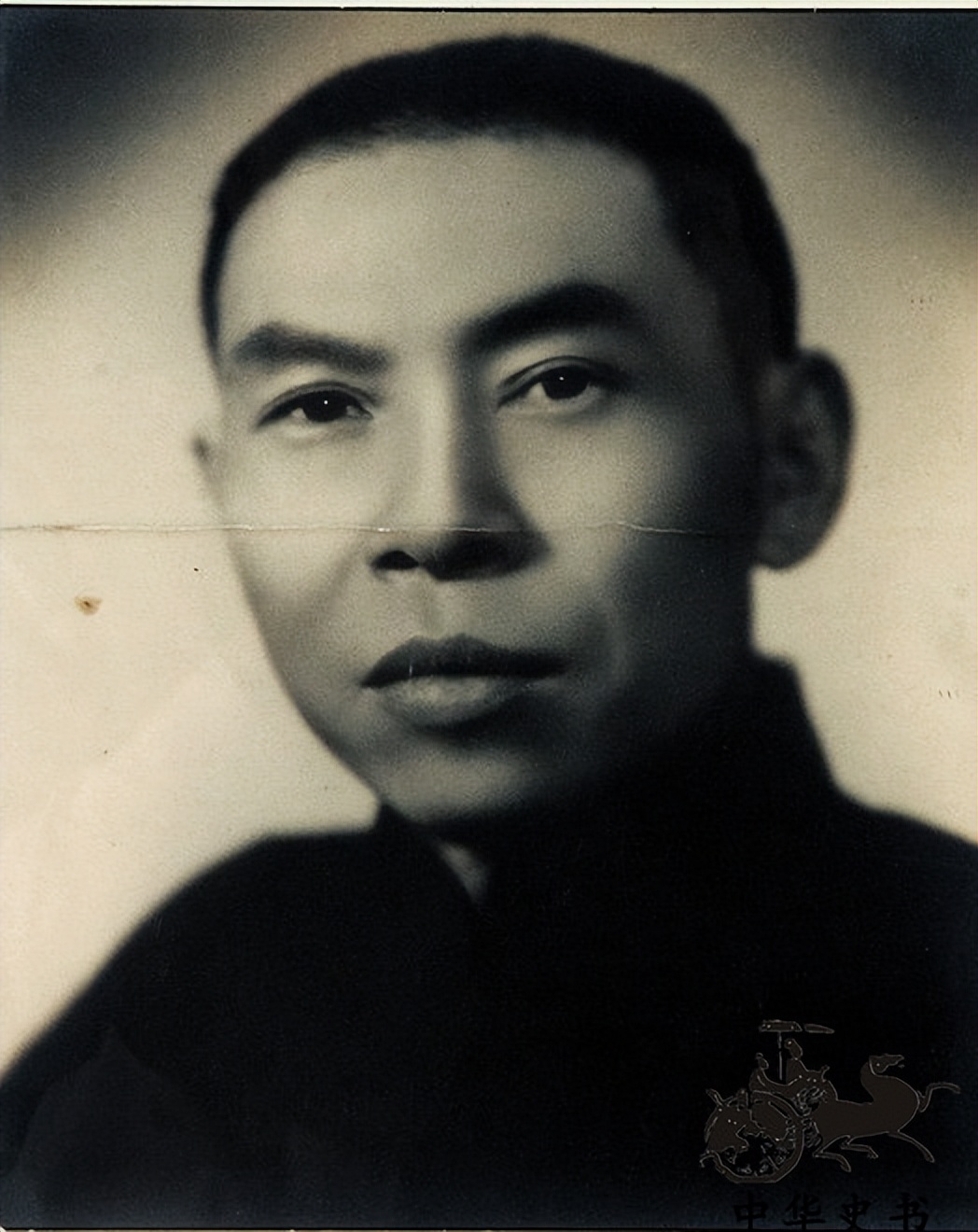 上海青帮大佬杜月笙原籍是哪,上海滩青帮大佬杜月笙与孟小冬