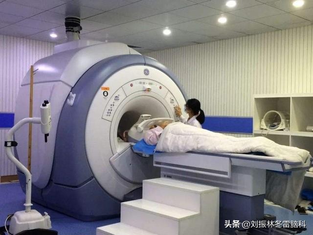 脑袋里吹风？幻觉吗？