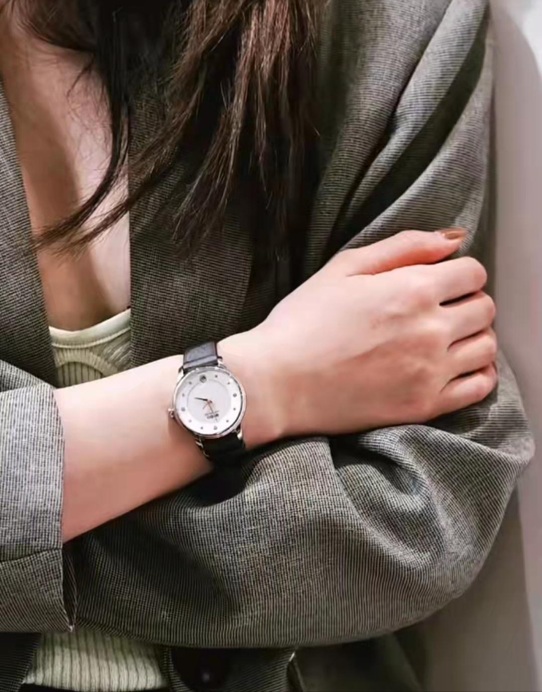 女士甜酷手表,七夕礼物推荐轻奢女手表