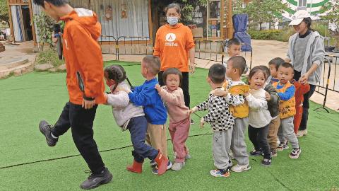 小宝宝一般几岁上幼托班好,孩子上托班给家长一点轻松的时光