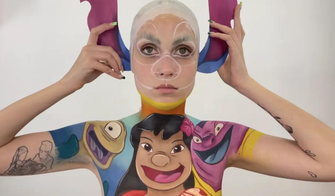 中西双语西班牙人体彩绘师的惊艳技术让她从漫画中走出来
