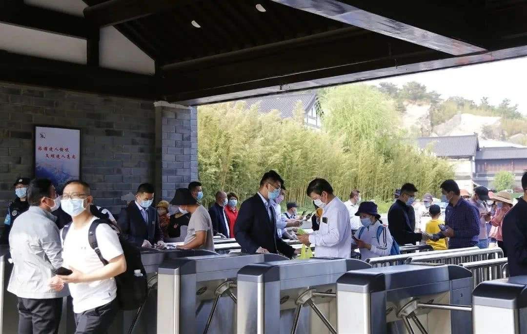 包教包会！华为Mate50智感扫码，老人小孩看了都会用