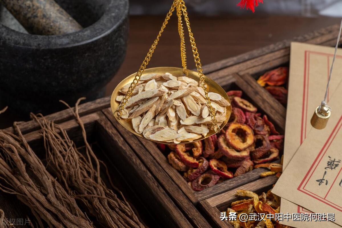 身上腰部起红疙瘩越挠越痒还扩散,孕31周身上痒一挠起红疙瘩很痒