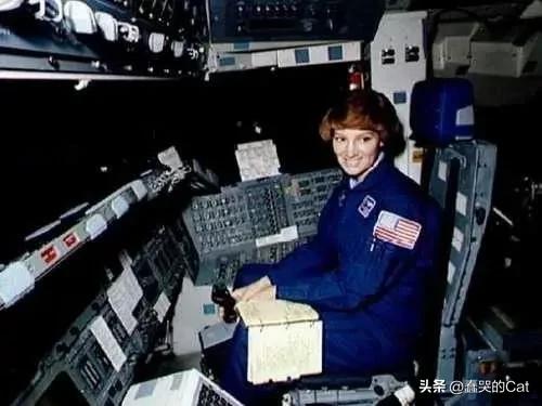 名人青春成才的故事,名人成才故事梦想篇