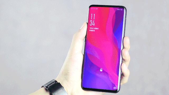 手机里面根本没有这个大块头的容身之地，但是这一次，不太一样了