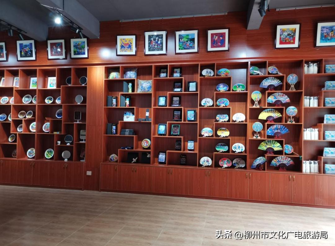 盛夏的风吹过茶园，穿过侗寨，在风情三江留恋不走~