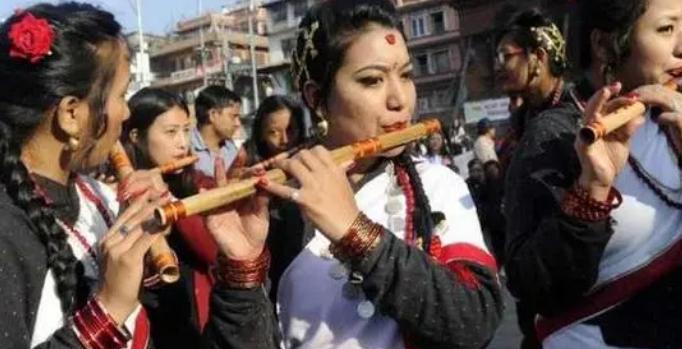 尼泊尔姑娘生活艰难真实照片,尼泊尔女性真实的生活