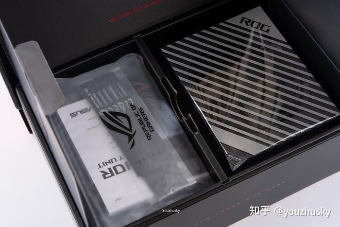 万事俱备，只等40系显卡上市，ROGTHOR1000PLATINUMII电源分享