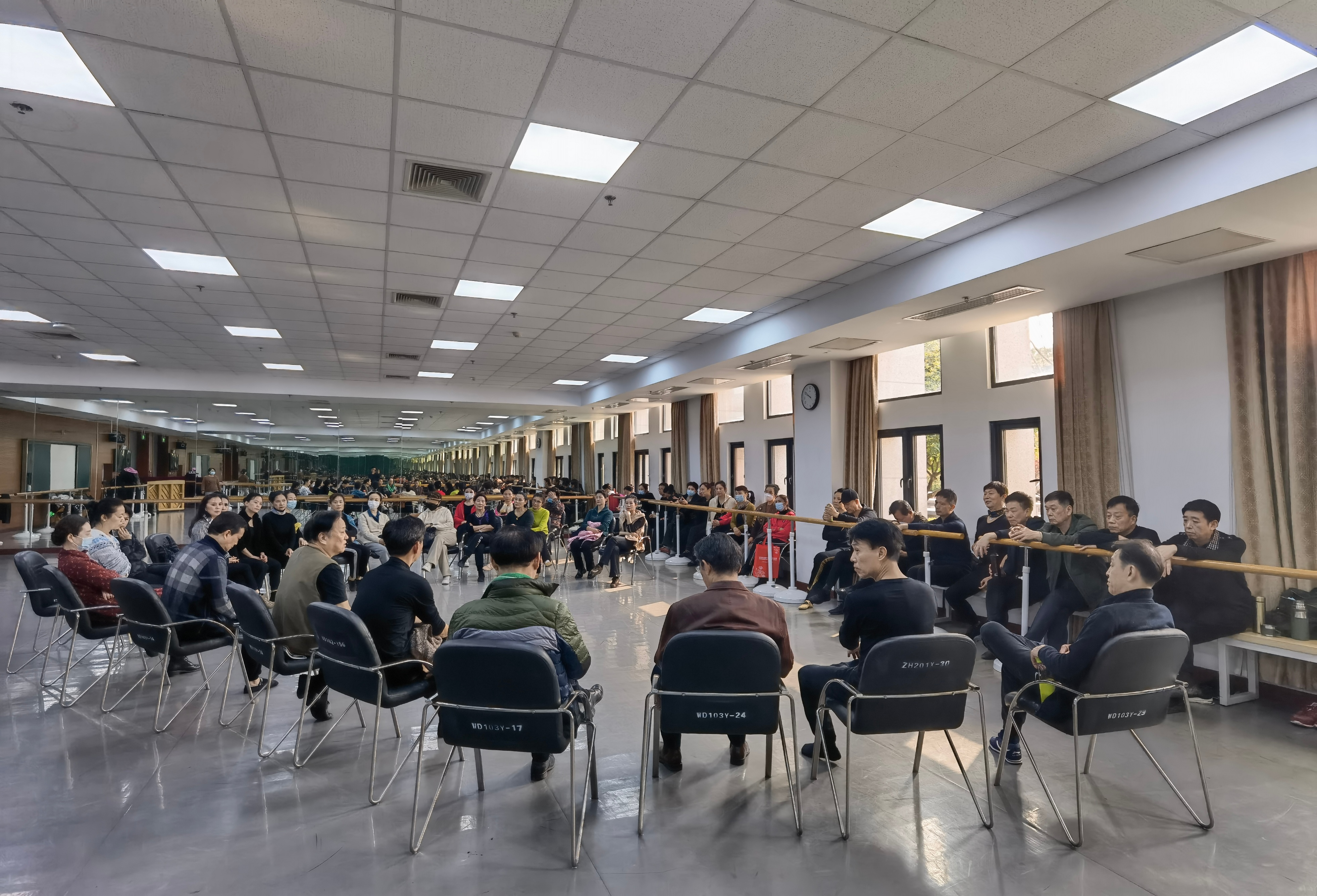 省老年大学舞蹈团召开全团会议完善团规安排全年活动计划