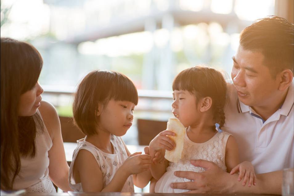 我捧在心上的孩子，怎突然变成了“舔狗”？背后的原因家长要深思