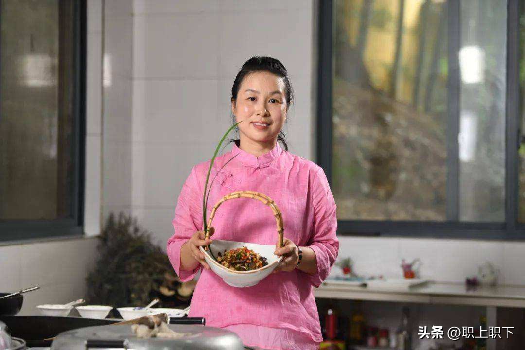 湖南邵阳夫妇在乡场镇给老人拍照月入过万,农村创业有五个风口