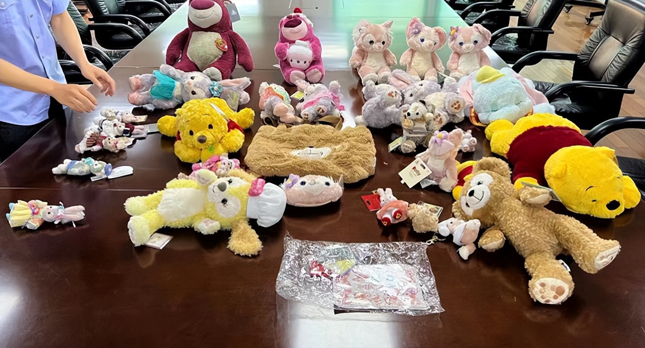 玲娜贝儿卖42元主播被抓,制售假玲娜贝儿被批捕