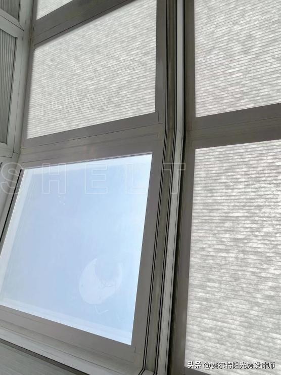 阳光房顶遮阳帘什么颜色效果好,你家的窗帘遮阳吗