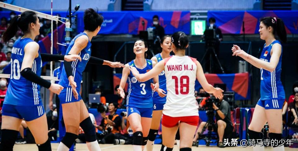 李盈莹评朱婷17分视频,朱婷轰下15分疯狂拦网防懵对手
