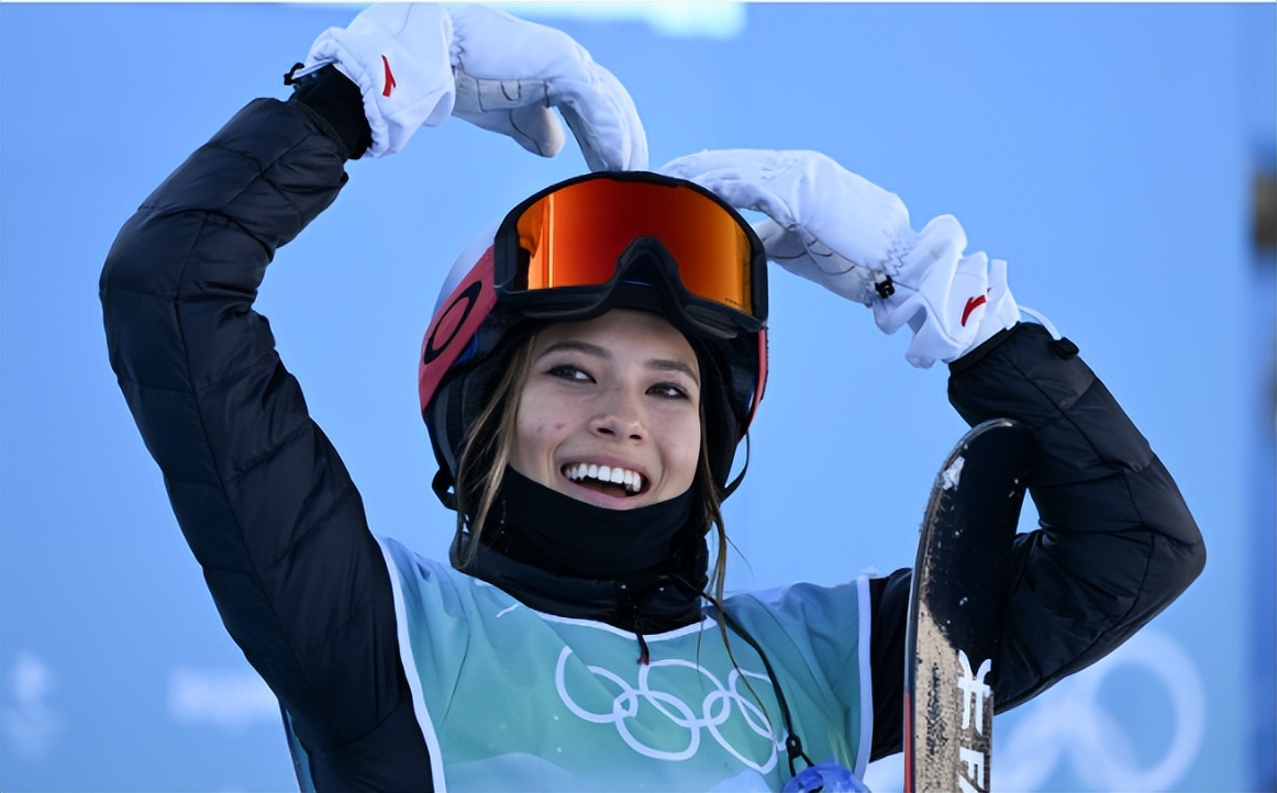 从国民女爱豆到被嘲,从全民女神到被骂