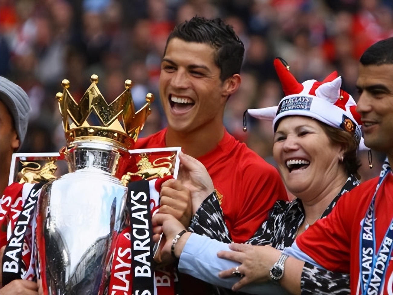 克里斯蒂亚诺罗纳尔多c罗vs梅西,克里斯蒂亚诺罗纳尔多为什么叫c罗