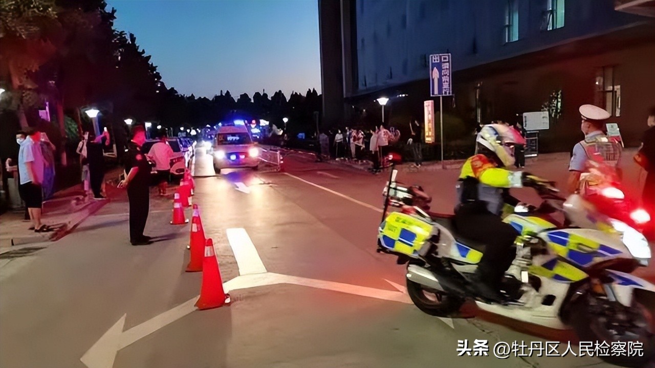 生命接力救援完整视频,生命接力洪水中救出百名病人