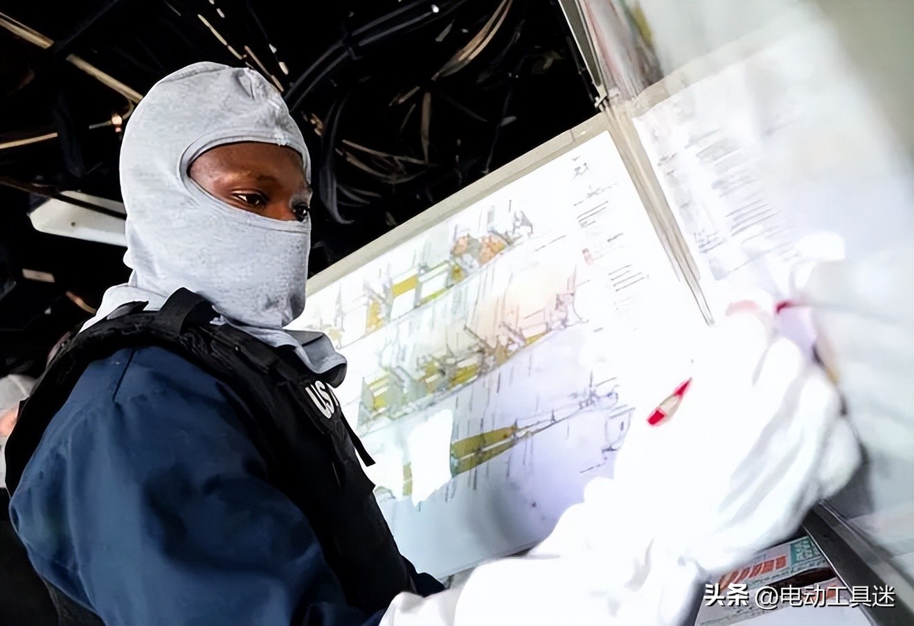 美导弹驱逐舰又来碰瓷，过航台湾海峡，炒作意味浓厚，如何处置