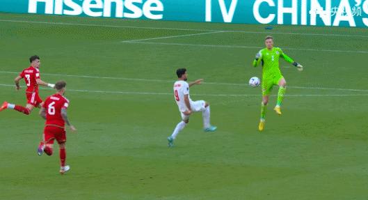 威尔士门将被红牌罚下完整版,威尔士门将被红牌罚下过程