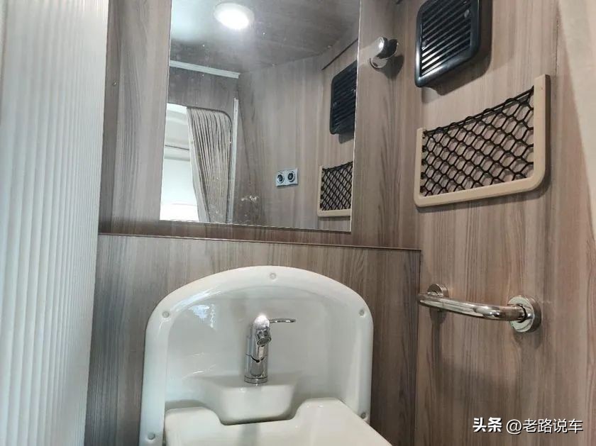 5万鹰途生活舱,解放鹰途生活舱试驾视频