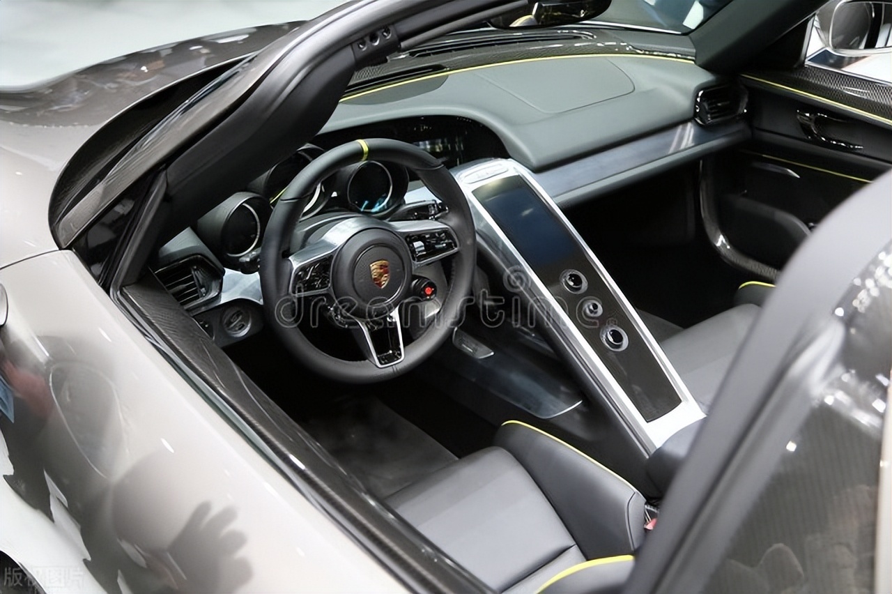 秦奋一生有钱吗,秦奋比王思聪有钱