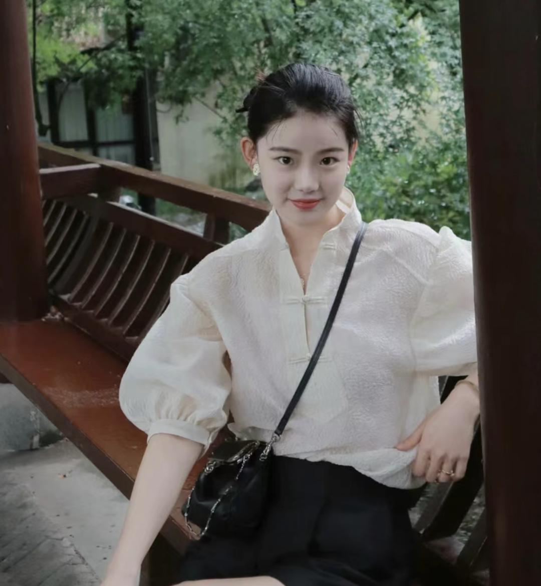 欧阳娜娜、杨超越争着蹭热度的新顶流，原来长这样