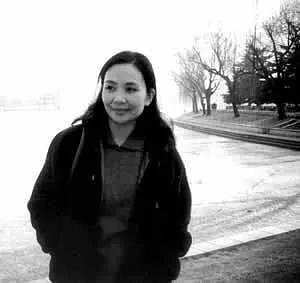 诗人顾城29年前砍死妻子后自杀，遗愿儿子别太像他，如今儿子怎样