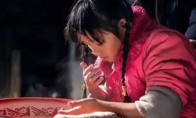 真实事件!8岁白血病女孩不忍拖累养父,含泪写下:自愿放弃治疗