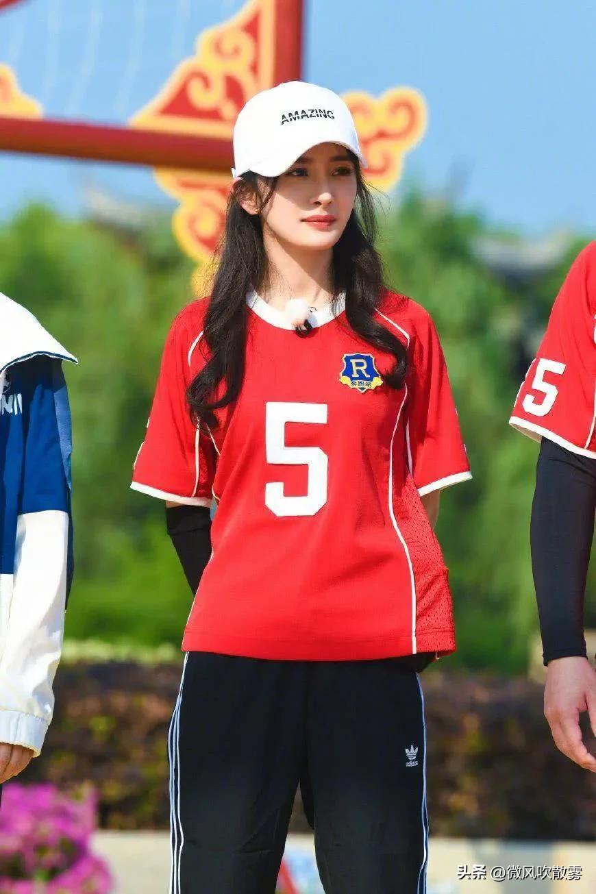 足球宝贝明星身材,足球宝贝明星刚出道照片