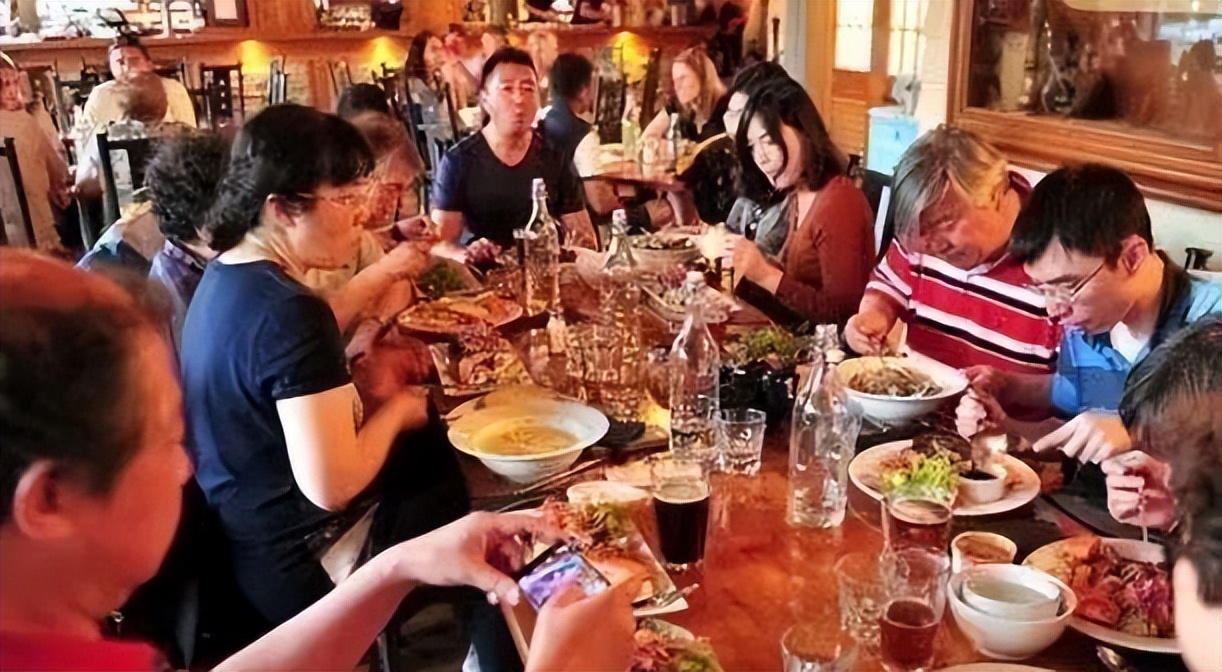 继韩国后,德国也贴出“中文标语”?令中国游客无语:也太直白了