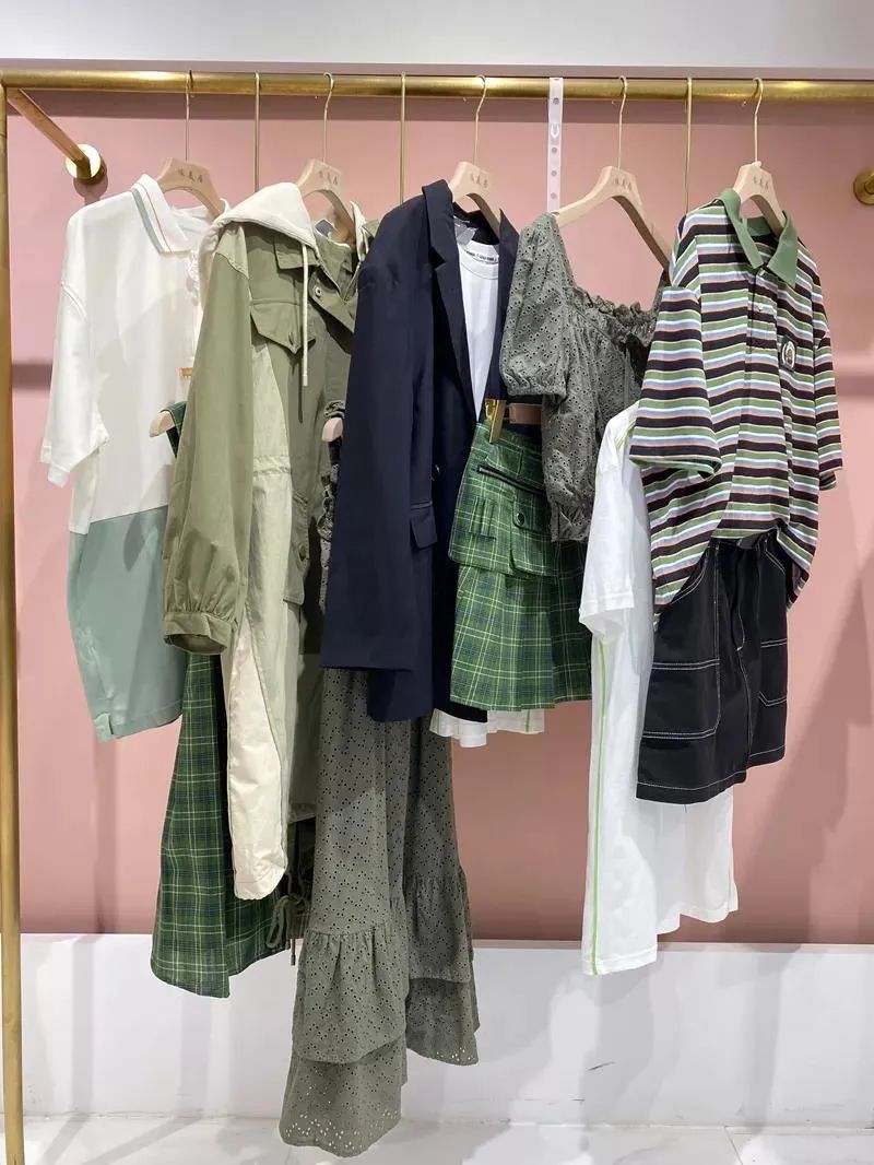 乐町女装最新款裙子,秋冬季新款连衣裙乐町