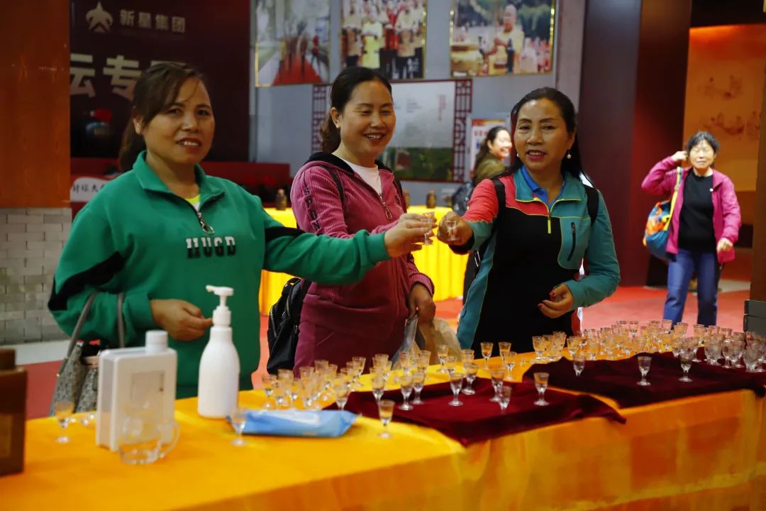 【金沙贡茶】“醉美金沙旅游季”|逛贡茶城游生态园品酱香酒