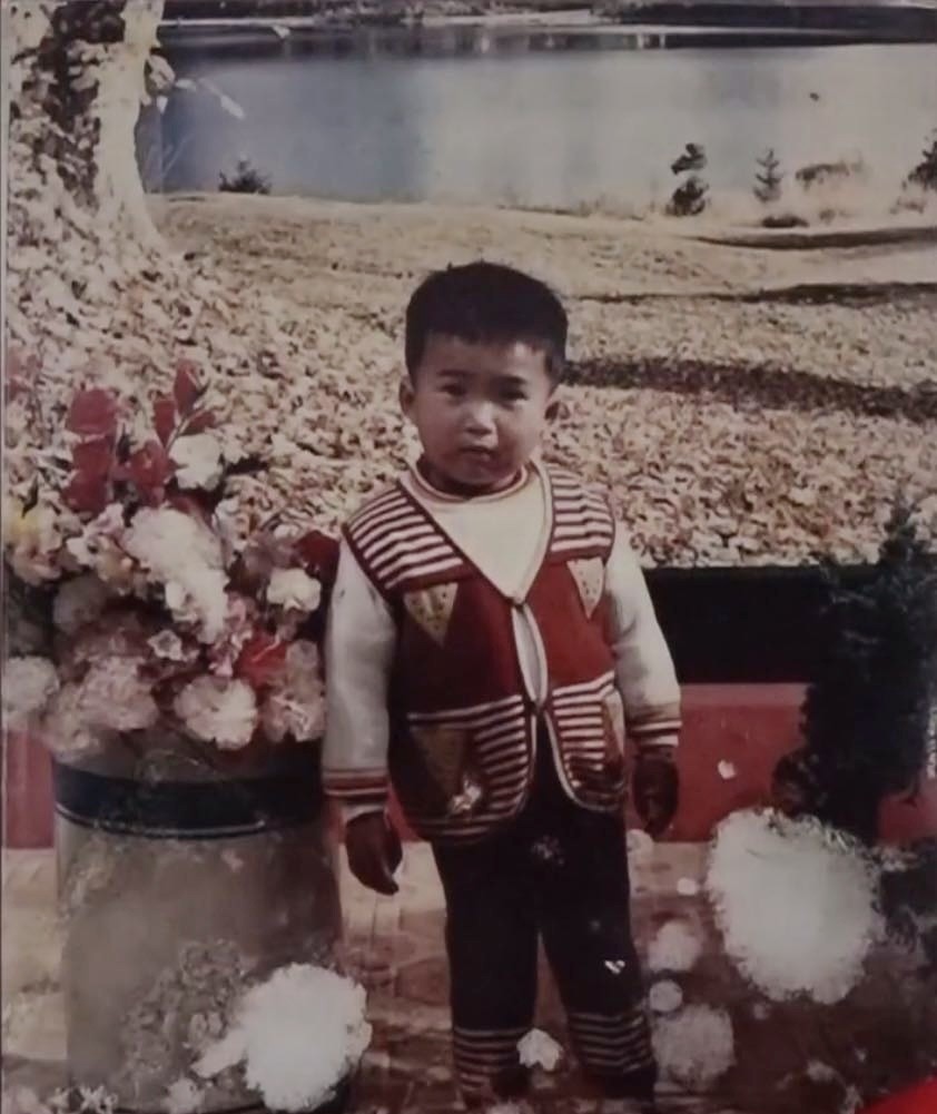 潘锐彬：全网最火织男，两登央视，一件毛衣卖8990，年入500万