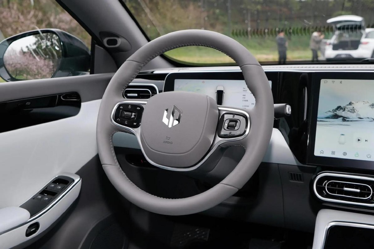 零跑c01价格15.98万黑色,零跑c01价格低高颜值的电车首选