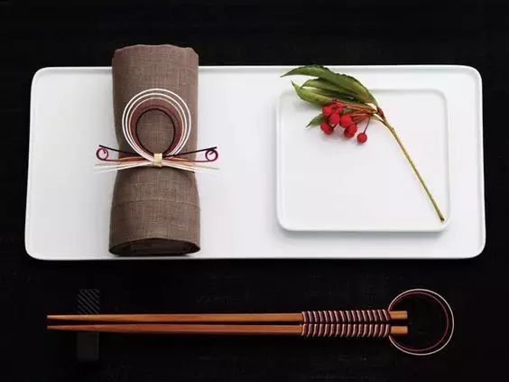 餐桌怎么布置才能提高食欲,餐桌如何布置好看又简单