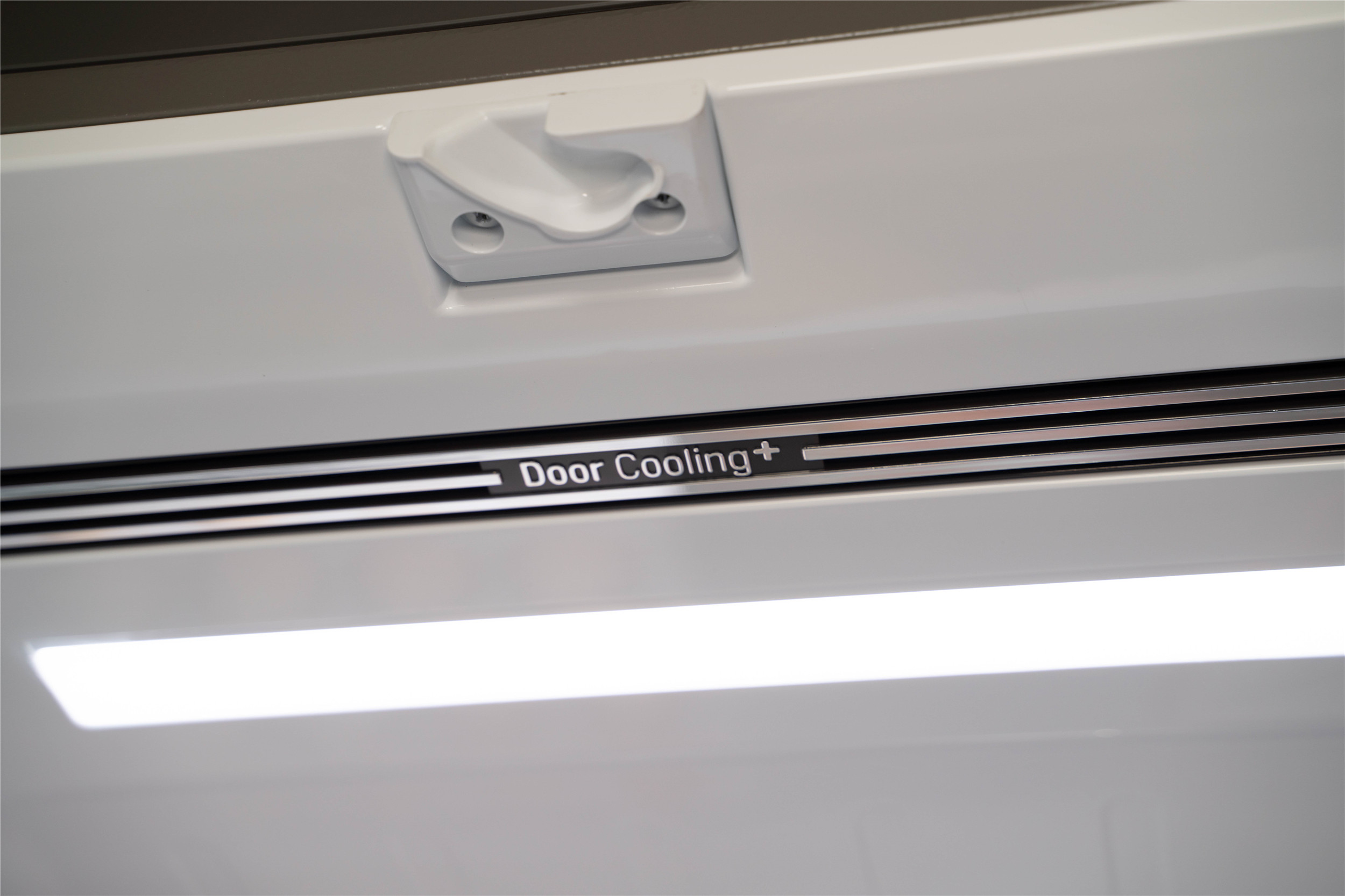 让我恩宠有加的冰箱是啥样的？LG敲一敲制冰冰箱测评体验