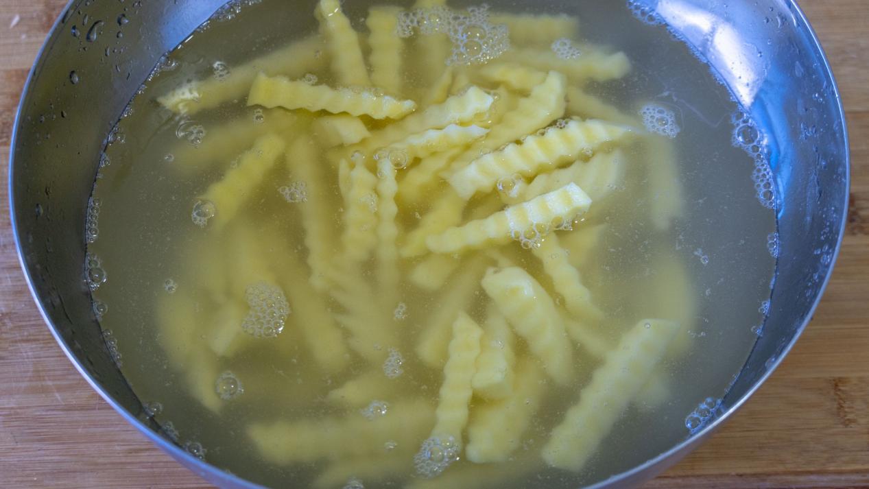 土豆最好吃的3种做法，简单好吃，营养味美，学会了做给家人吃吧