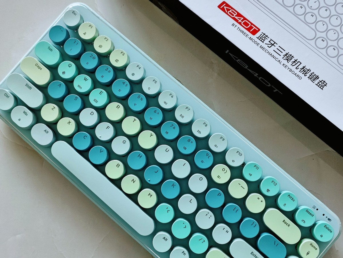 黑爵复古青轴键盘测评,青轴键盘和黑爵键盘哪个好