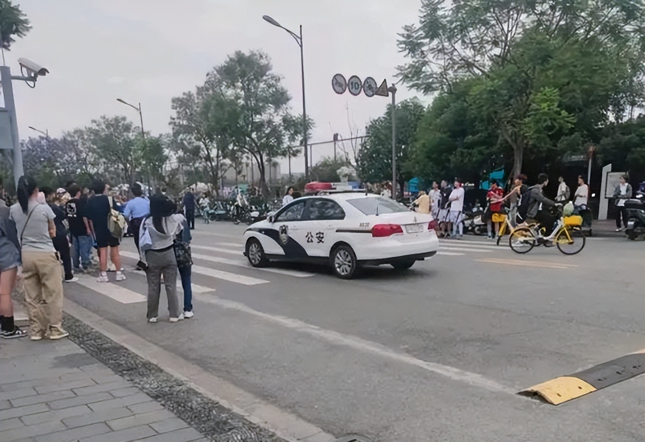 网曝成都体育学院学子打伤川大学子,致其头部流血,更多细节曝光